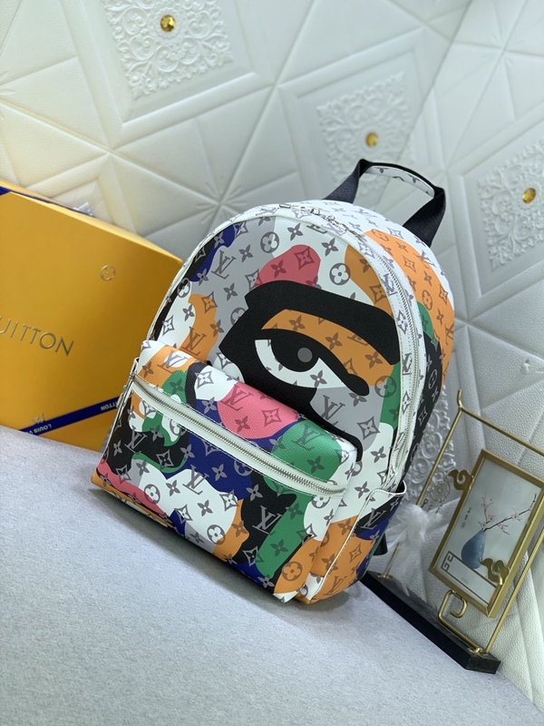 ルイヴィトンバッグ背面デザイン